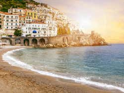 Spiaggia di Amalfi al tramonto